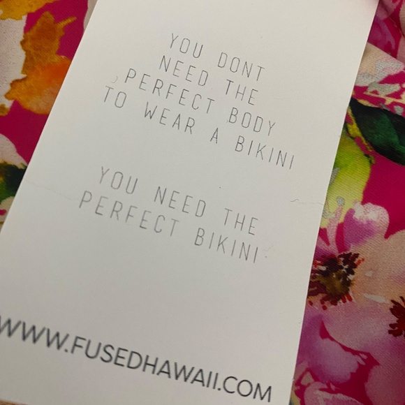 Fused Hawaii “Leave her wild” print  bikini top large - Picture 4 of 8